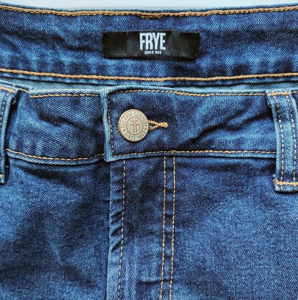 Frye women's high-rise tapered hem stretch jeans, Denim sz 10/30 oversized. - Picture 8 of 17